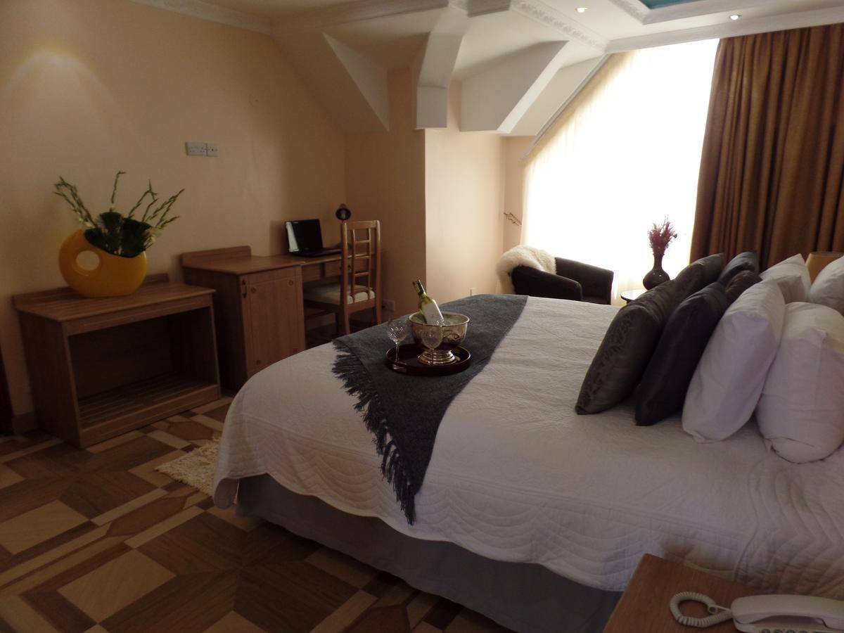 Villa Leone Boutique Hotel ไนโรบี ภายนอก รูปภาพ