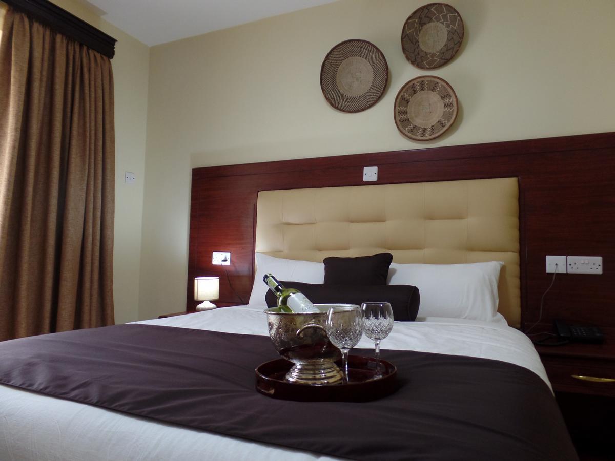 Villa Leone Boutique Hotel ไนโรบี ภายนอก รูปภาพ
