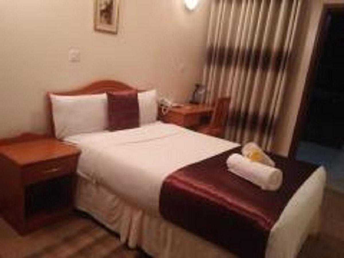 Villa Leone Boutique Hotel ไนโรบี ภายนอก รูปภาพ